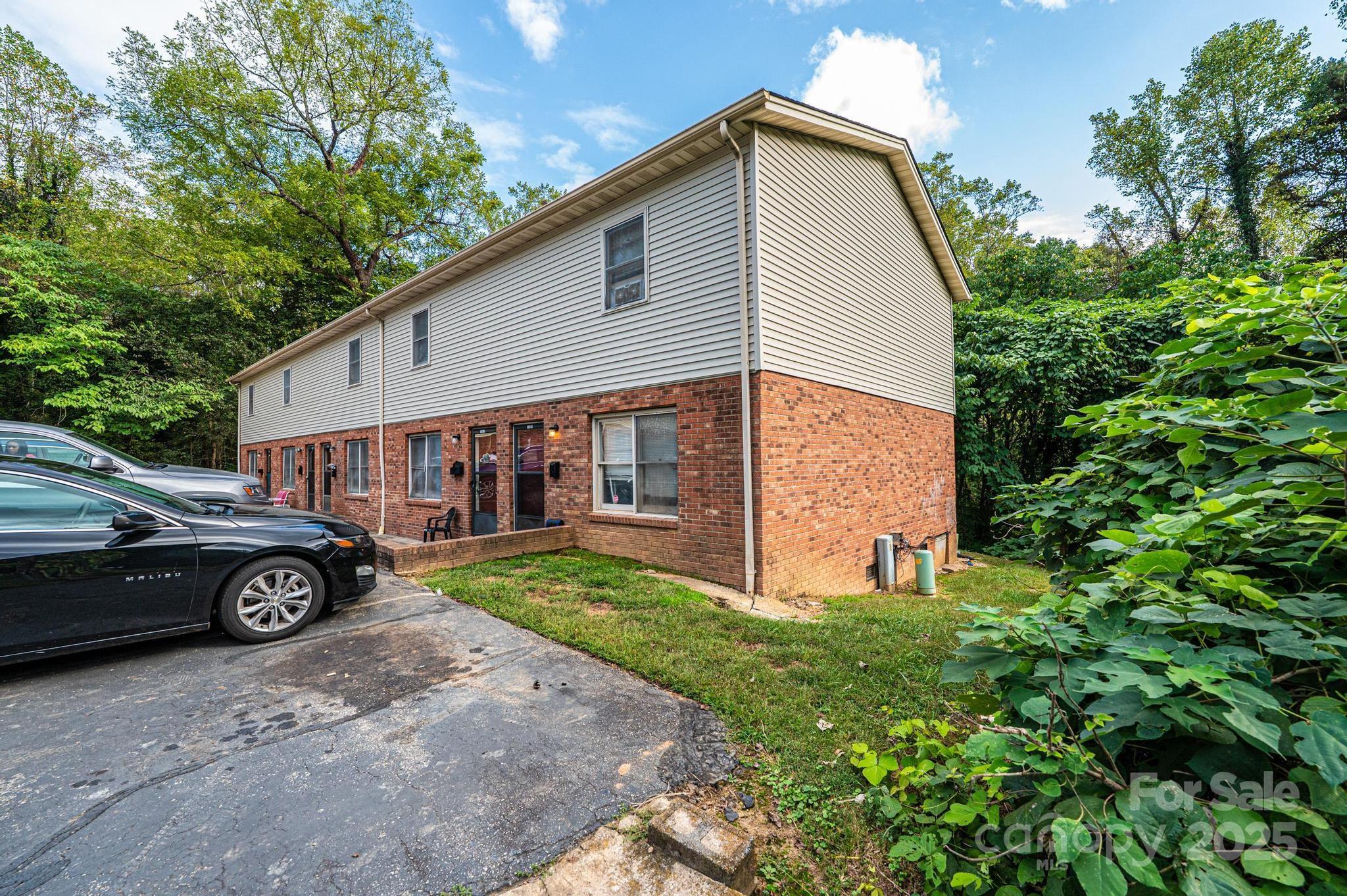 1051 3rd Street Southeast Hickory, NC 28602 - Photo 7 of 47