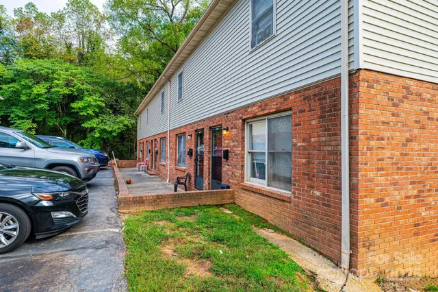 $1,150,000 | 1051 3rd Street Southeast, Hickory, NC 28602