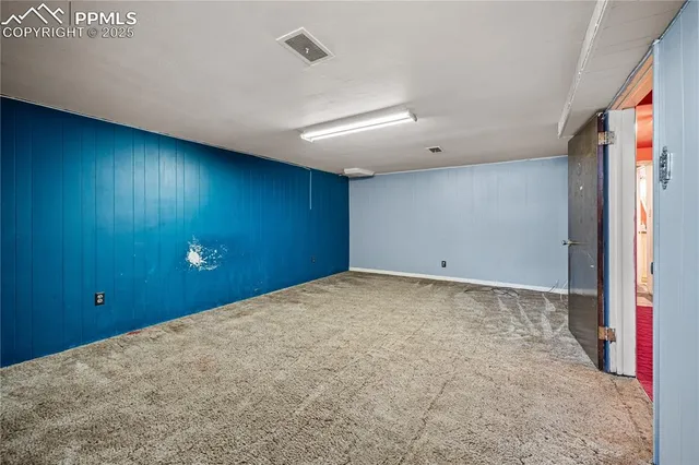 a view of empty room