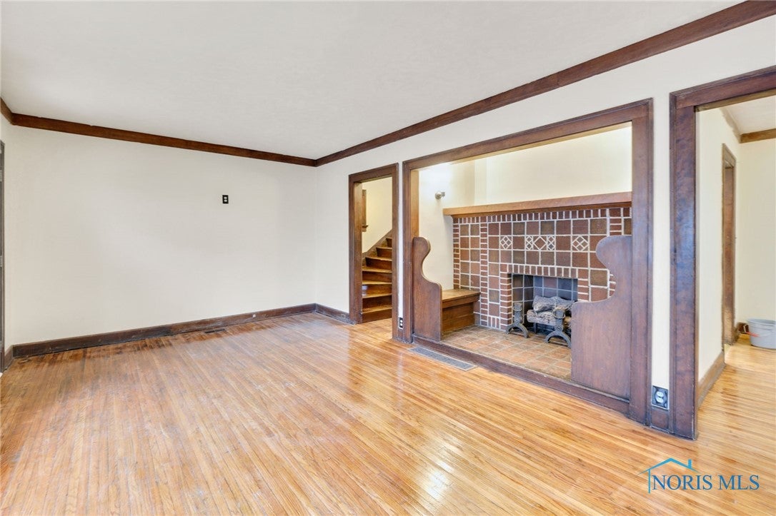 541 Colonial Court Toledo, OH 43620 - Photo 4 of 22 Gallery Image 4