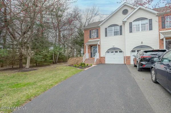 $499,900 | 128 Heron Court, Manalapan, NJ 07726