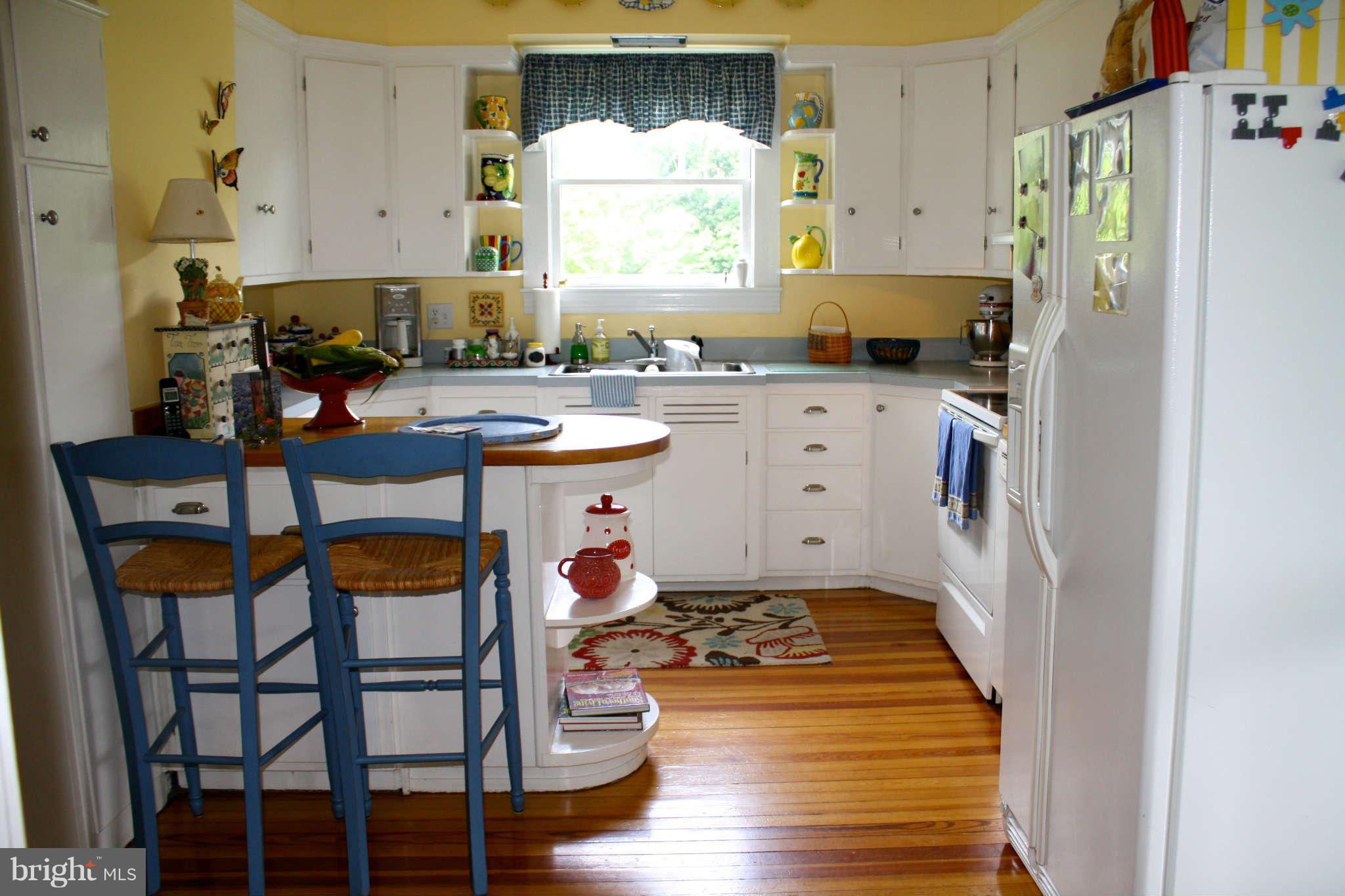 9915 Old Solomons Island Road Owings, MD 20736 - Photo 8 of 28 Kitchen