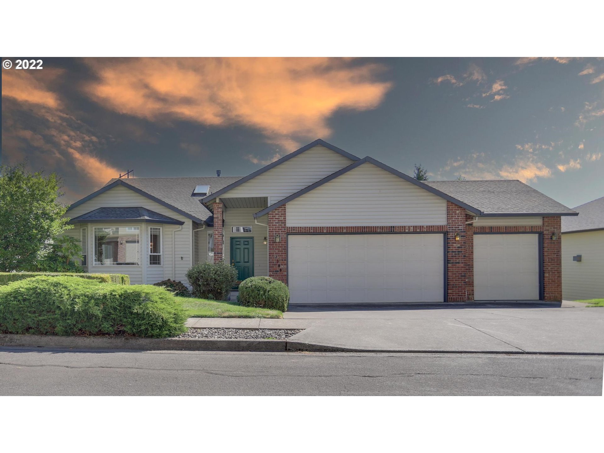 a black and white photo of a living room