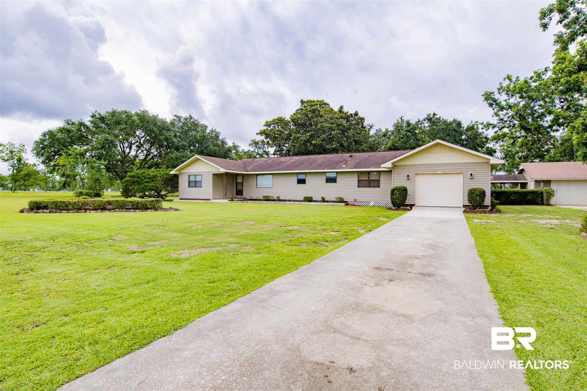 707 West Azalea Avenue Foley, AL 36535 - Photo 4 of 50
