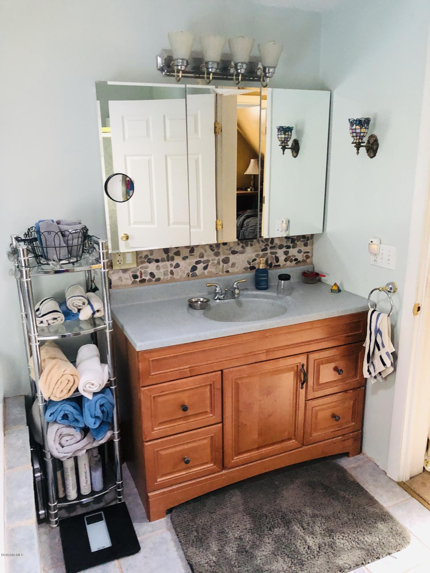 134 North Hoosac Road Williamstown, MA 01267 - Photo 22 of 26 Second Floor Bath