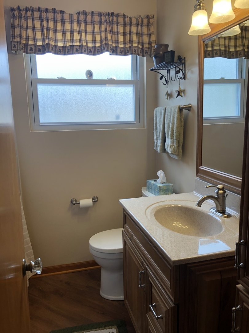 2417 South 3rd Avenue North Riverside, IL 60546 - Photo 5 of 24