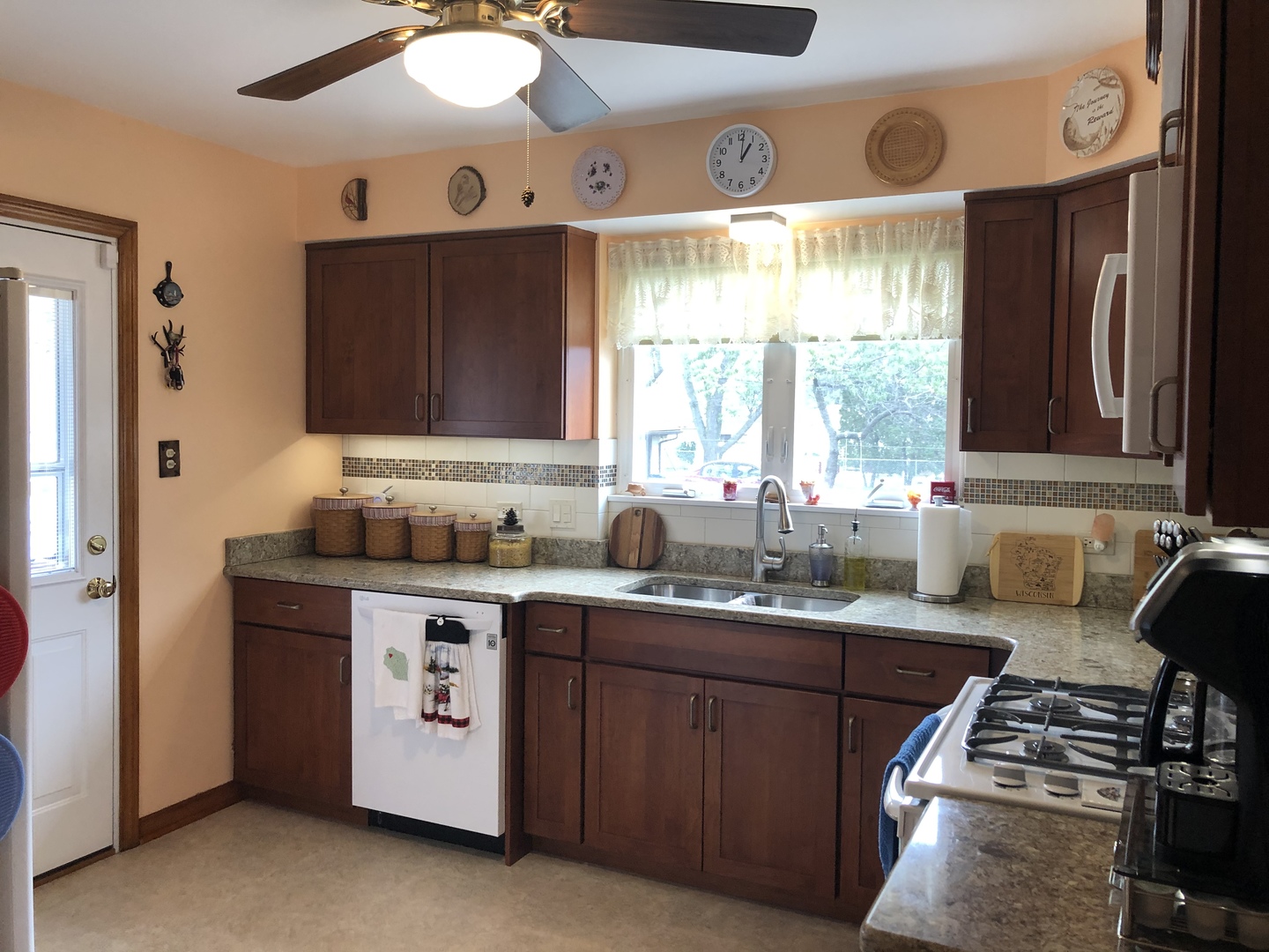 2417 South 3rd Avenue North Riverside, IL 60546 - Photo 8 of 24