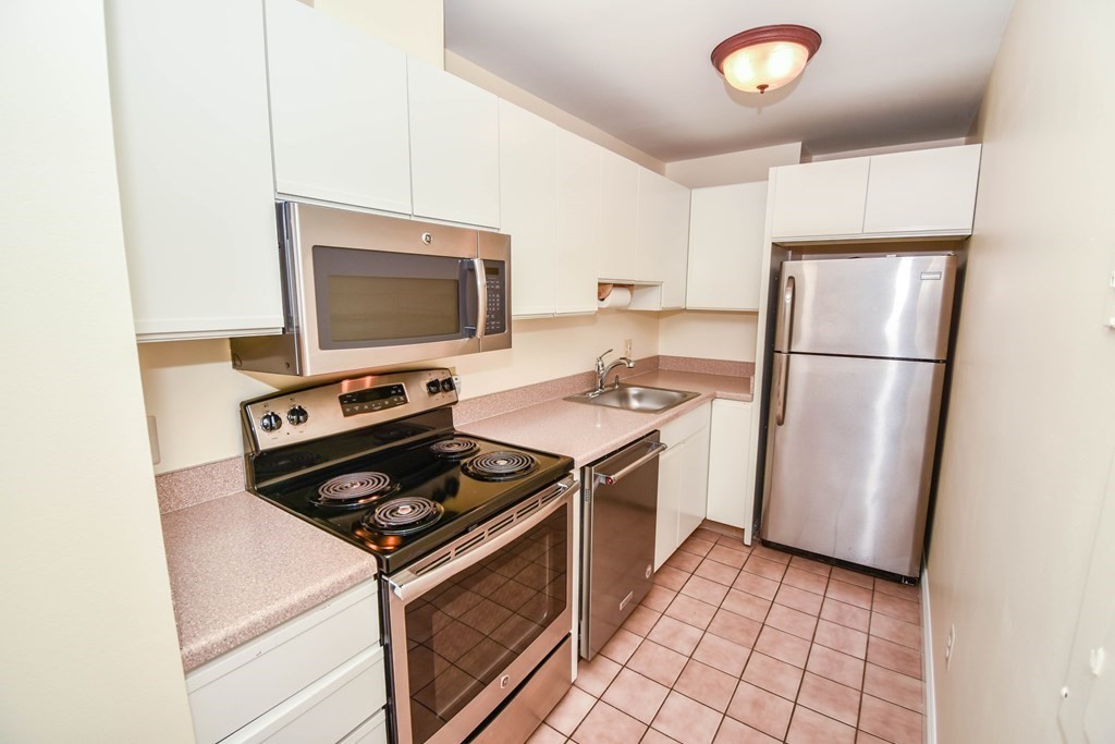 35 Des Moines Road, Unit 302 Quincy, MA 02169 - Photo 8 of 32 Gallery Image 8