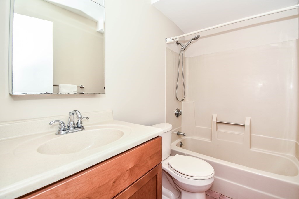 35 Des Moines Road, Unit 302 Quincy, MA 02169 - Photo 9 of 32 Gallery Image 9