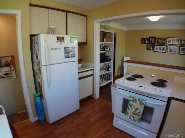 2757 Windemere Road Birmingham, MI 48009 - Photo 11 of 25 DSC00491.JPG
