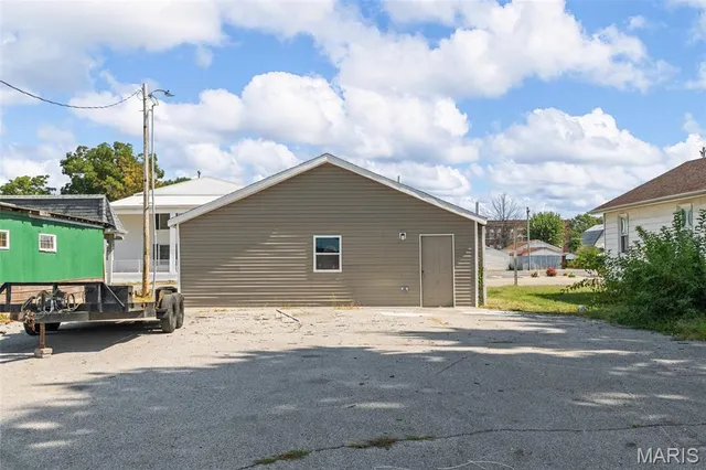 $69,999 | 329 South Main Street, Dupo, IL 62239