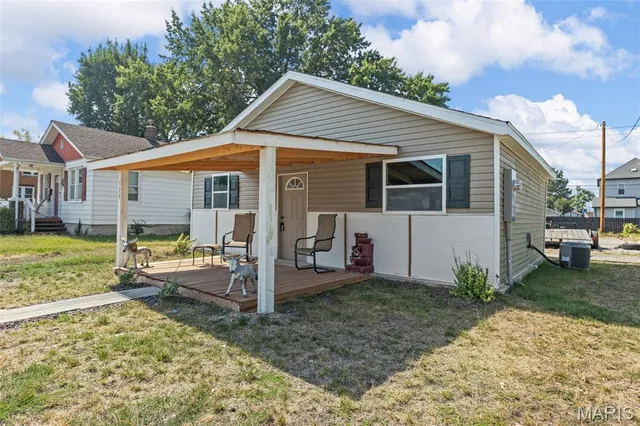 $69,999 | 329 South Main Street, Dupo, IL 62239