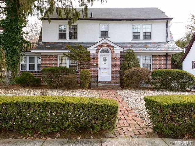 11 Colgate Road Great Neck, NY 11023 - Photo 1 of 1 Front Exterior