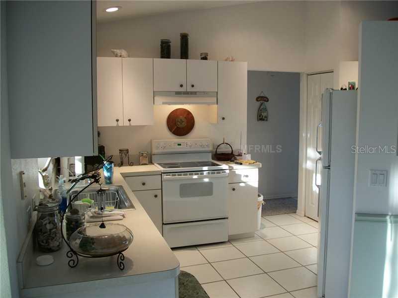 5248 Kent Road Venice, FL 34293 - Photo 6 of 12 Kitchen