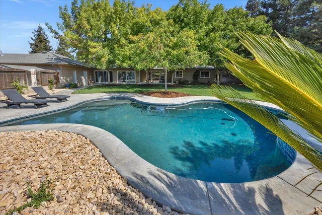 $975,000 | 4481 North Palm Avenue, Fresno, CA 93704