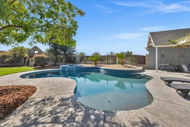 $975,000 | 4481 North Palm Avenue, Fresno, CA 93704