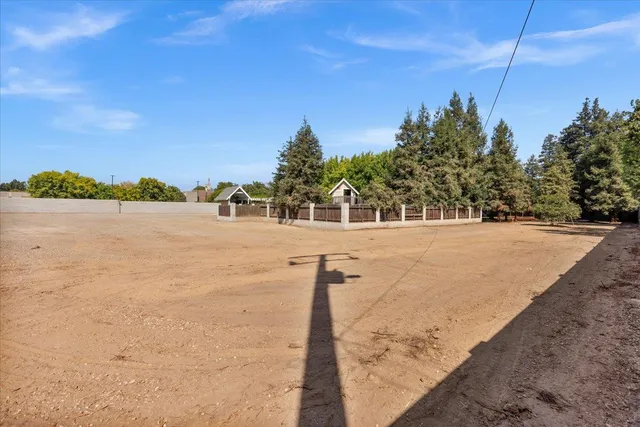 $975,000 | 4481 North Palm Avenue, Fresno, CA 93704