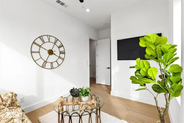 $3,250 | 815 East 5th Street, Unit 209, Dallas, TX 75203