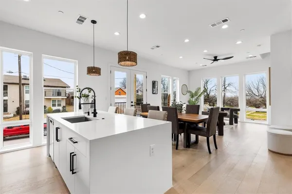 $3,250 | 815 East 5th Street, Unit 209, Dallas, TX 75203