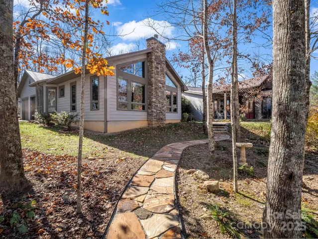 $1,390,000 | 765 Higher Path Drive, Saluda, NC 28773