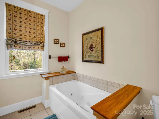 $1,390,000 | 765 Higher Path Drive, Saluda, NC 28773