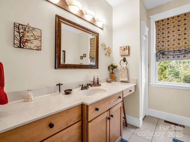 $1,390,000 | 765 Higher Path Drive, Saluda, NC 28773