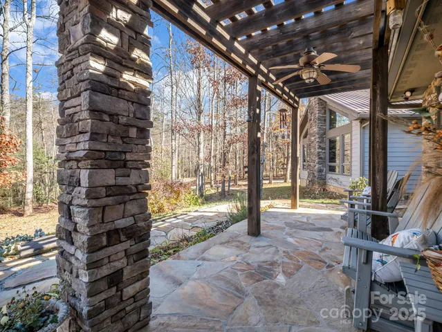 $1,390,000 | 765 Higher Path Drive, Saluda, NC 28773