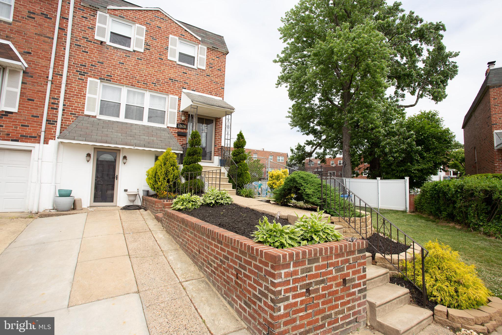 12638 Richton Road Philadelphia, PA 19154 - Photo 2 of 29 Gallery Image 2