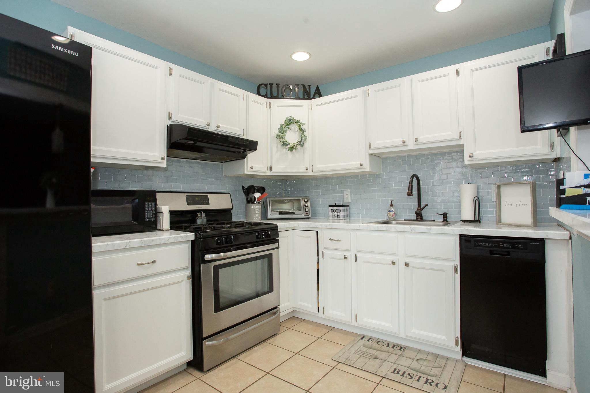 12638 Richton Road Philadelphia, PA 19154 - Photo 8 of 29 Gallery Image 8