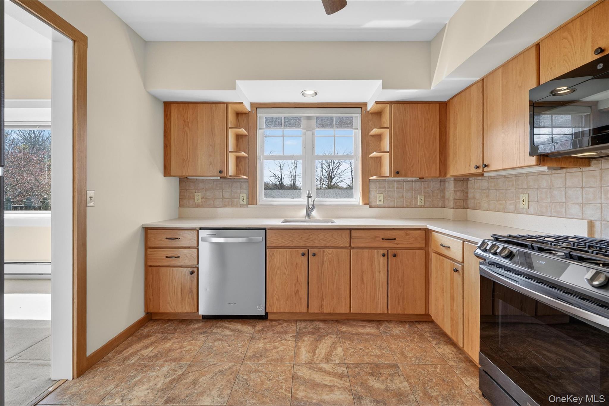 528 Union Avenue Peekskill, NY 10566 - Photo 12 of 41