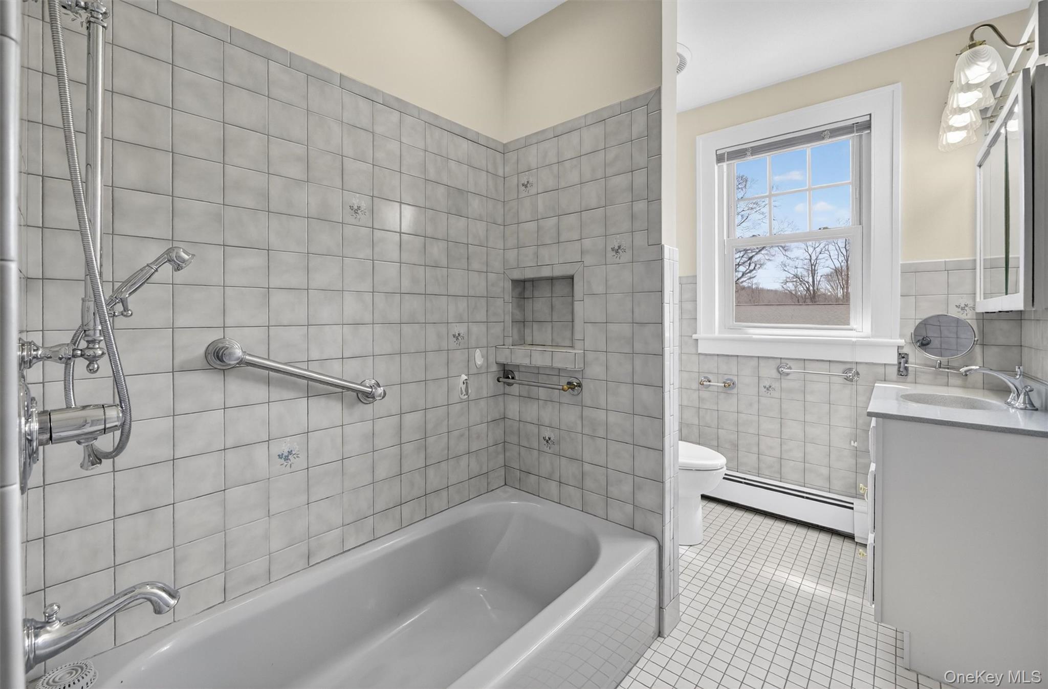 528 Union Avenue Peekskill, NY 10566 - Photo 22 of 41 First floor bathroom