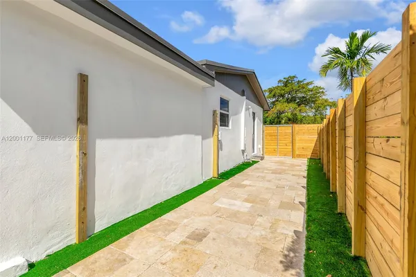$2,900 | 810 Southwest 14th Court, Deerfield Beach, FL 33441