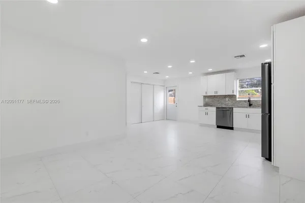 $2,900 | 810 Southwest 14th Court, Deerfield Beach, FL 33441