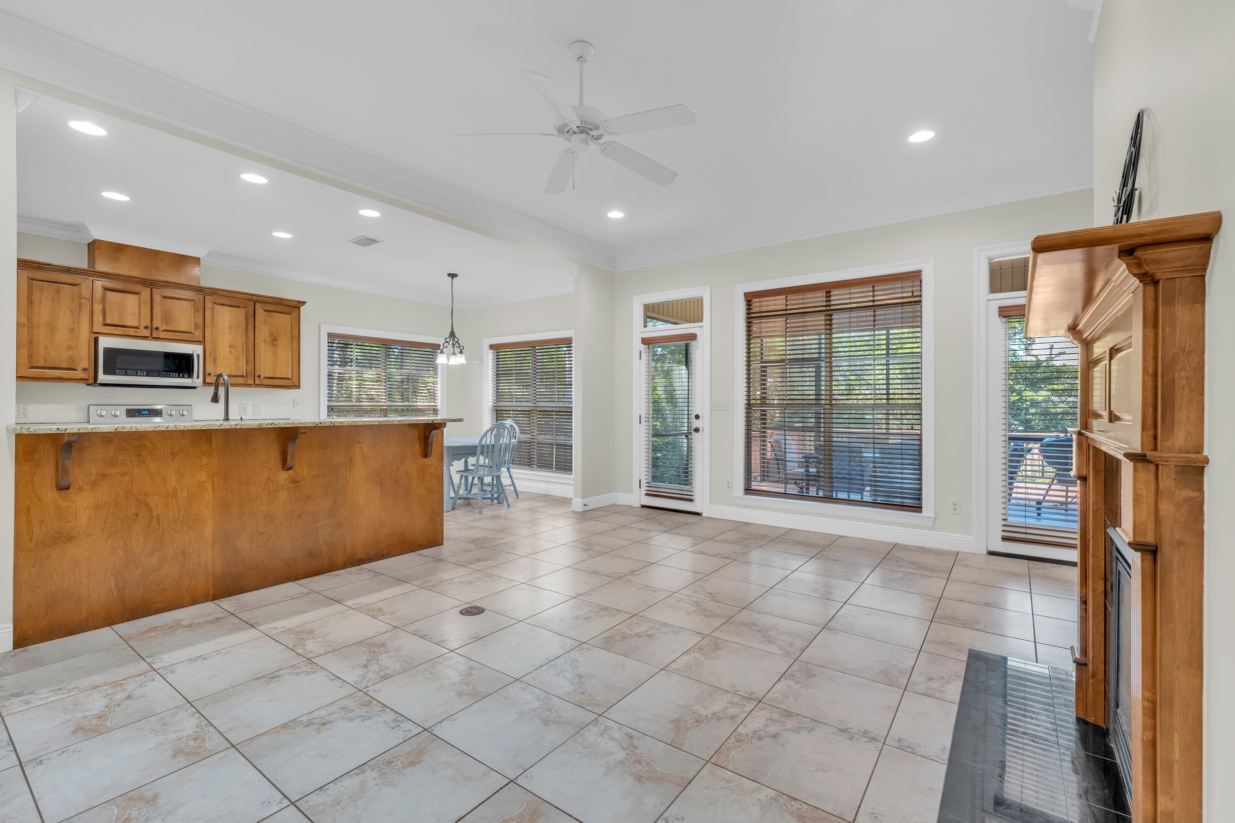 30191 Loblolly Circle Daphne, AL 36527 - Photo 13 of 49 Living Room