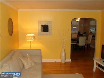 1319 Farrington Road Philadelphia, PA 19151 - Photo 6 of 12 Living Room