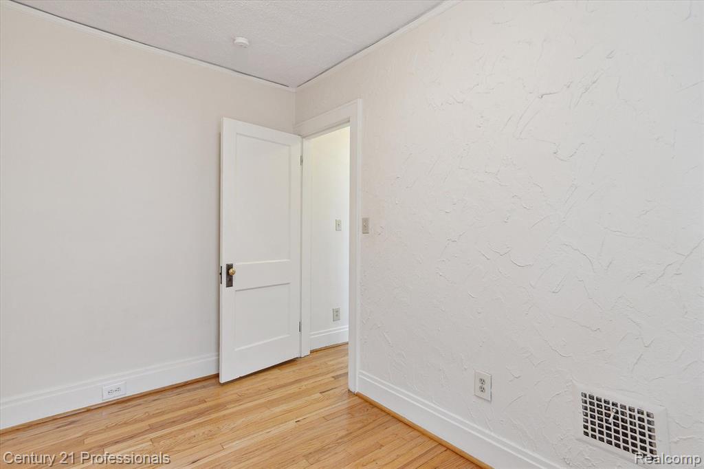949 Nottingham Road Grosse Pointe Park, MI 48230 - Photo 35 of 56