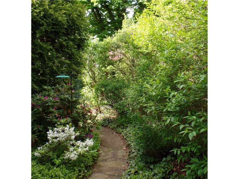 8 Midway Road Mt. Lebanon, PA 15216 - Photo 24 of 25 Yard/Garden.