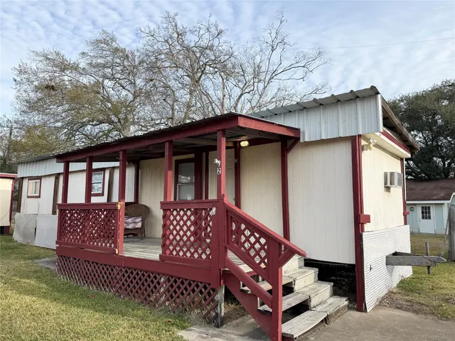$650 | 4201 Darby Street, Unit 2, Bacliff, TX 77518