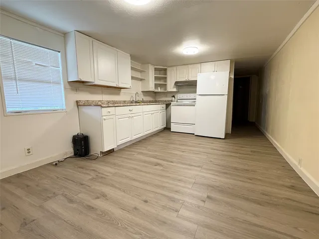 $650 | 4201 Darby Street, Unit 2, Bacliff, TX 77518