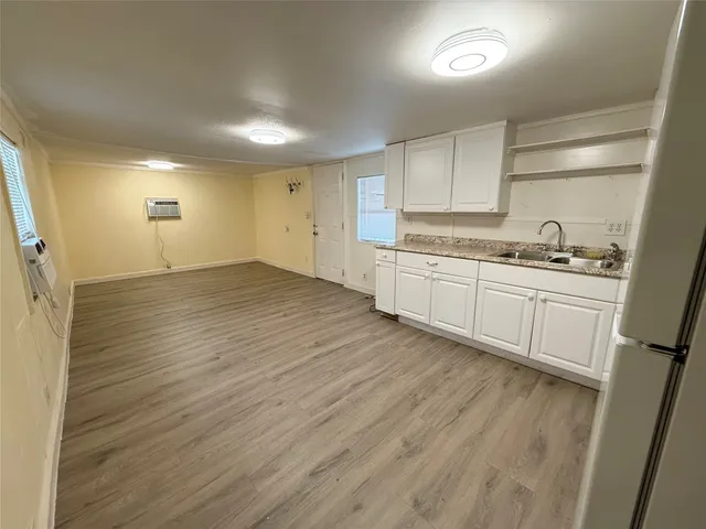 $650 | 4201 Darby Street, Unit 2, Bacliff, TX 77518