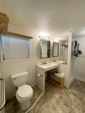 $650 | 4201 Darby Street, Unit 2, Bacliff, TX 77518