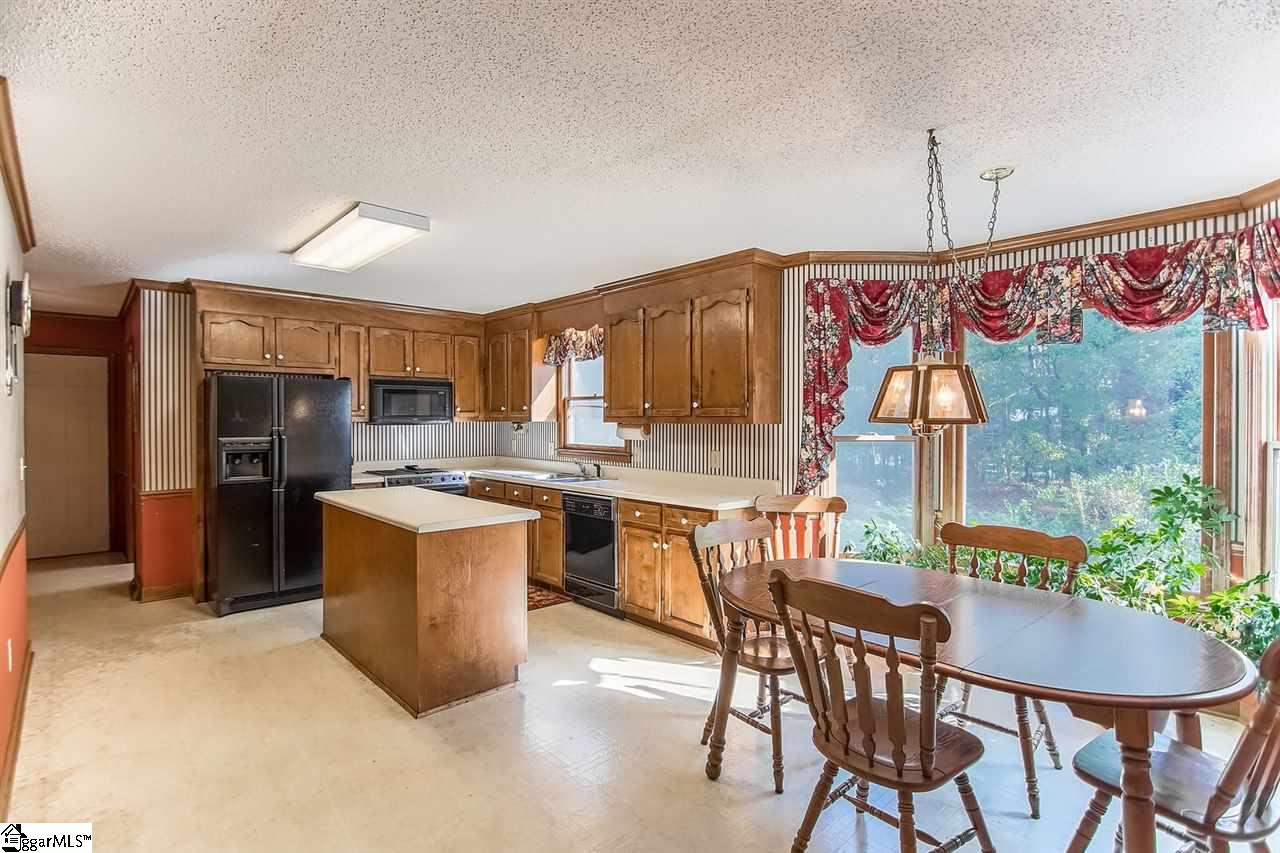 309 Shadow Ridge Circle Simpsonville, SC 29681 - Photo 3 of 32 Gallery Image 3