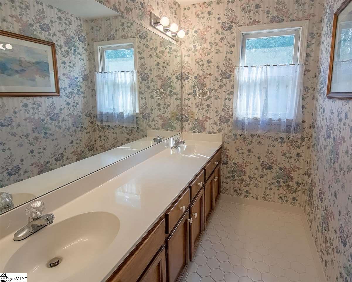 309 Shadow Ridge Circle Simpsonville, SC 29681 - Photo 21 of 32 Gallery Image 21
