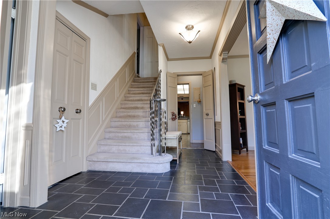 2604 Kerwick Road Cleveland, OH 44118 - Photo 2 of 33 Gallery Image 2
