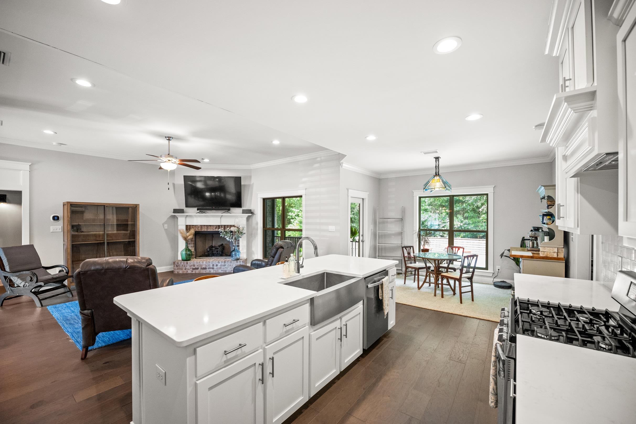 335 Garrison Boulevard Fairhope, AL 36532 - Photo 16 of 53 Kitchen
