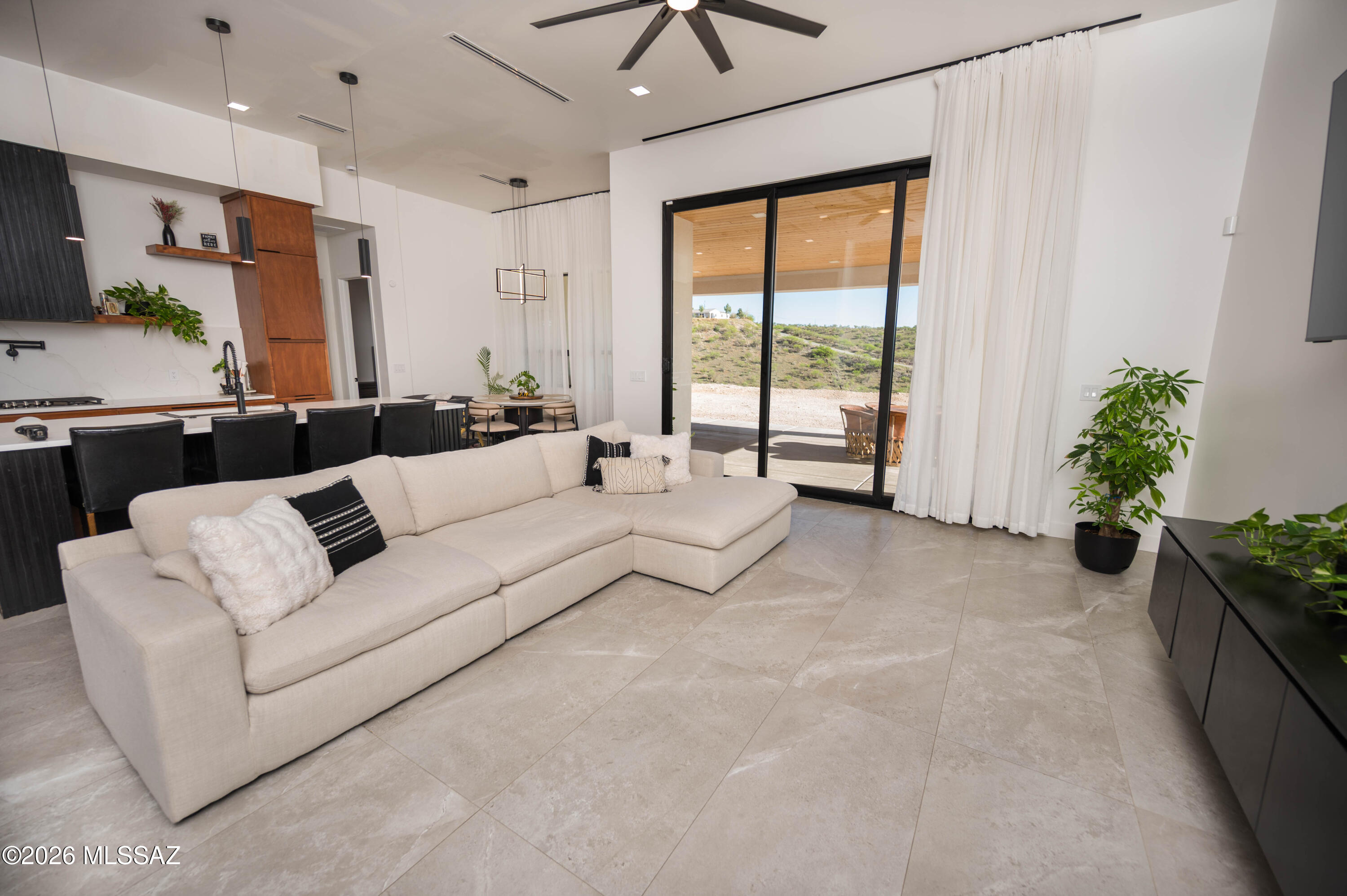 175 Calle Tiburon Rio Rico, AZ 85648 - Photo 11 of 48 Living Area
