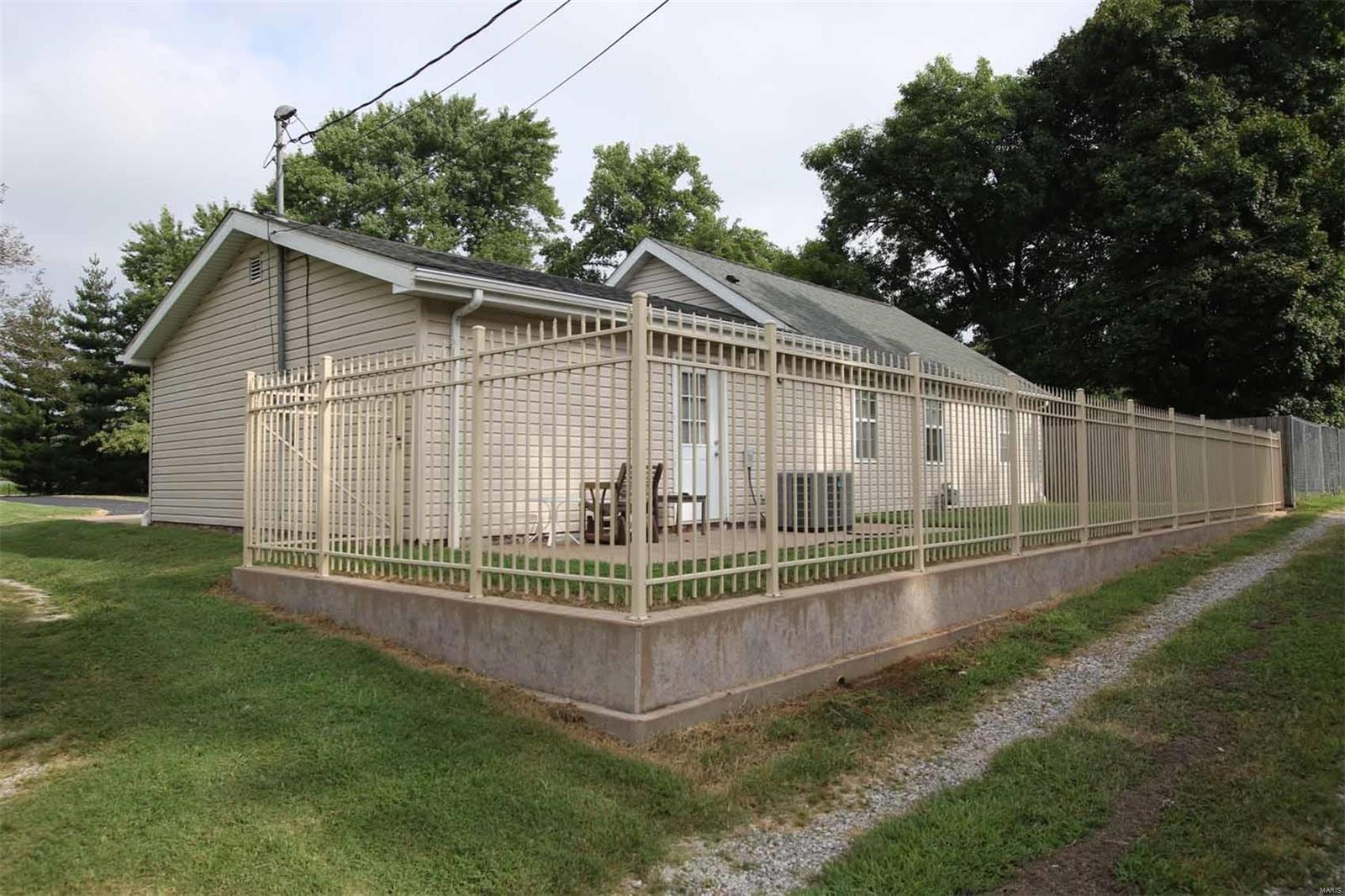 4720 Nameoki Road Granite City, IL 62040 - Photo 4 of 18 Gallery Image 4