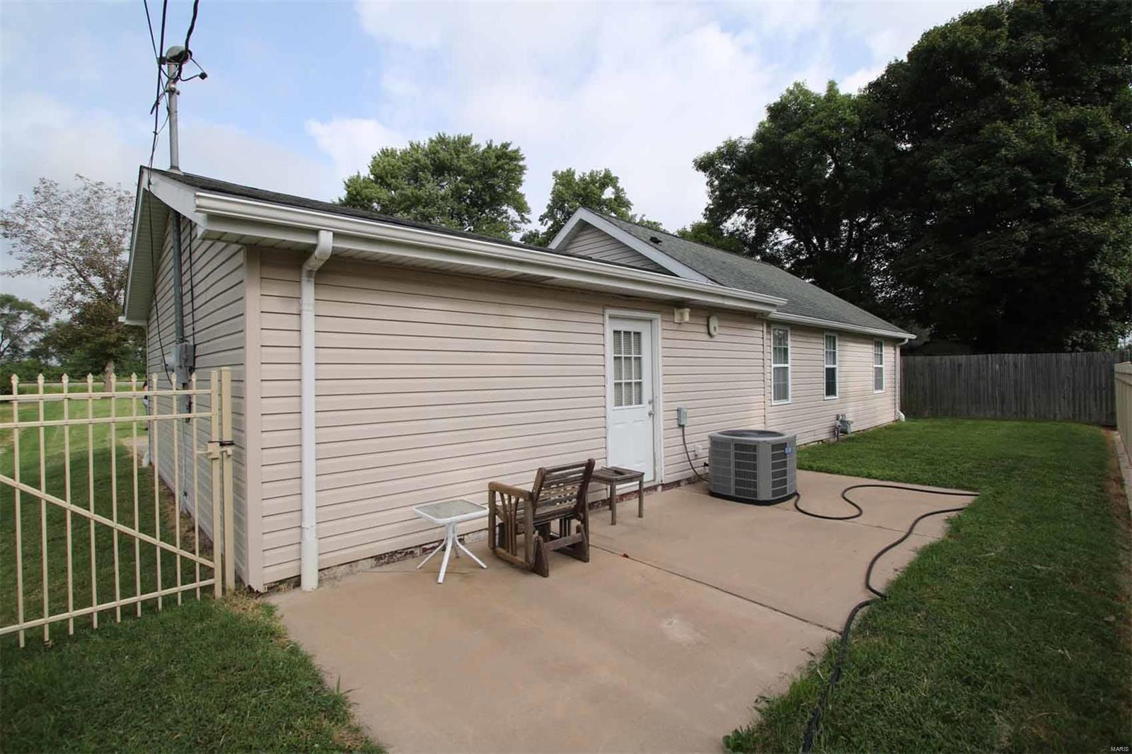 4720 Nameoki Road Granite City, IL 62040 - Photo 5 of 18 Gallery Image 5