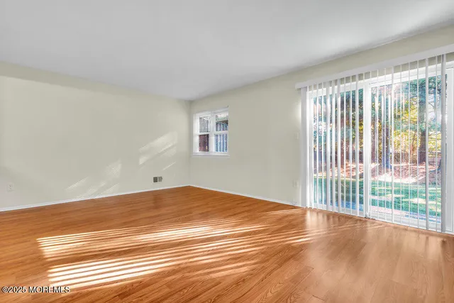 $2,850 | 438 Oak Knoll Drive, Unit 438, Manalapan, NJ 07726