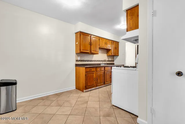 $2,850 | 438 Oak Knoll Drive, Unit 438, Manalapan, NJ 07726